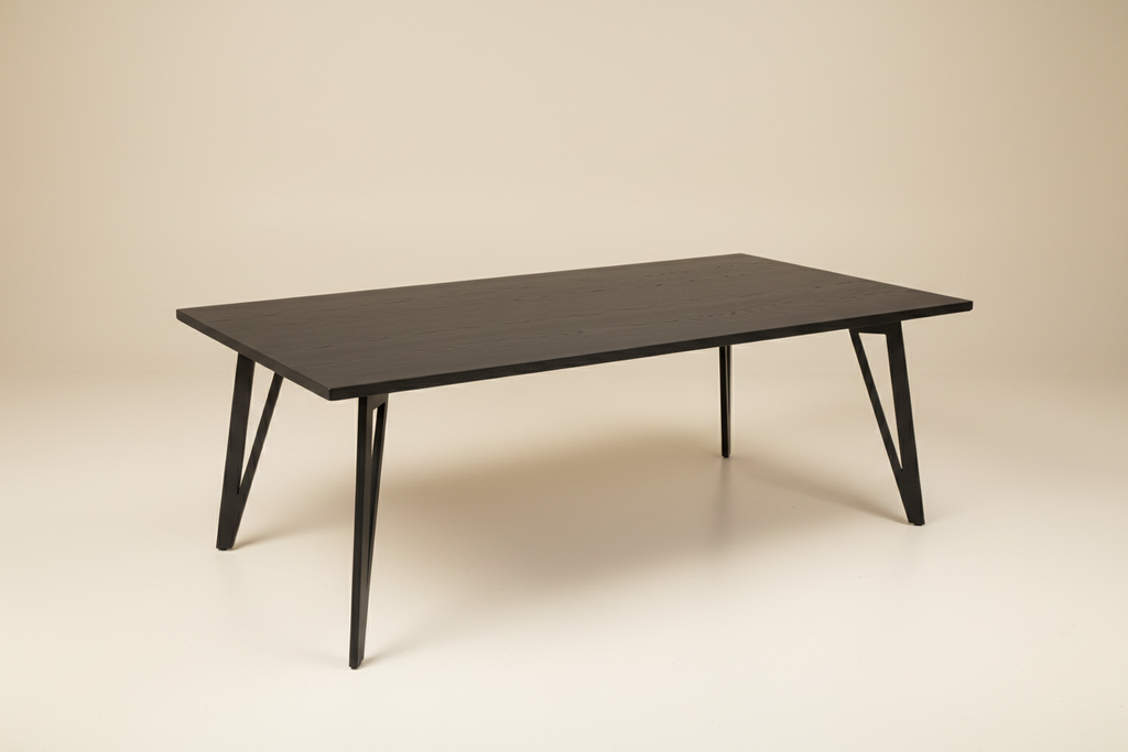 Montpellier eettafel — crème sweep vooraanzicht