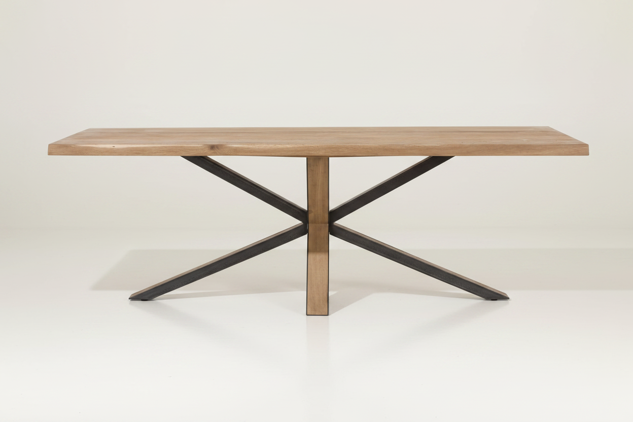 Ovada eettafel — crème sweep vooraanzicht