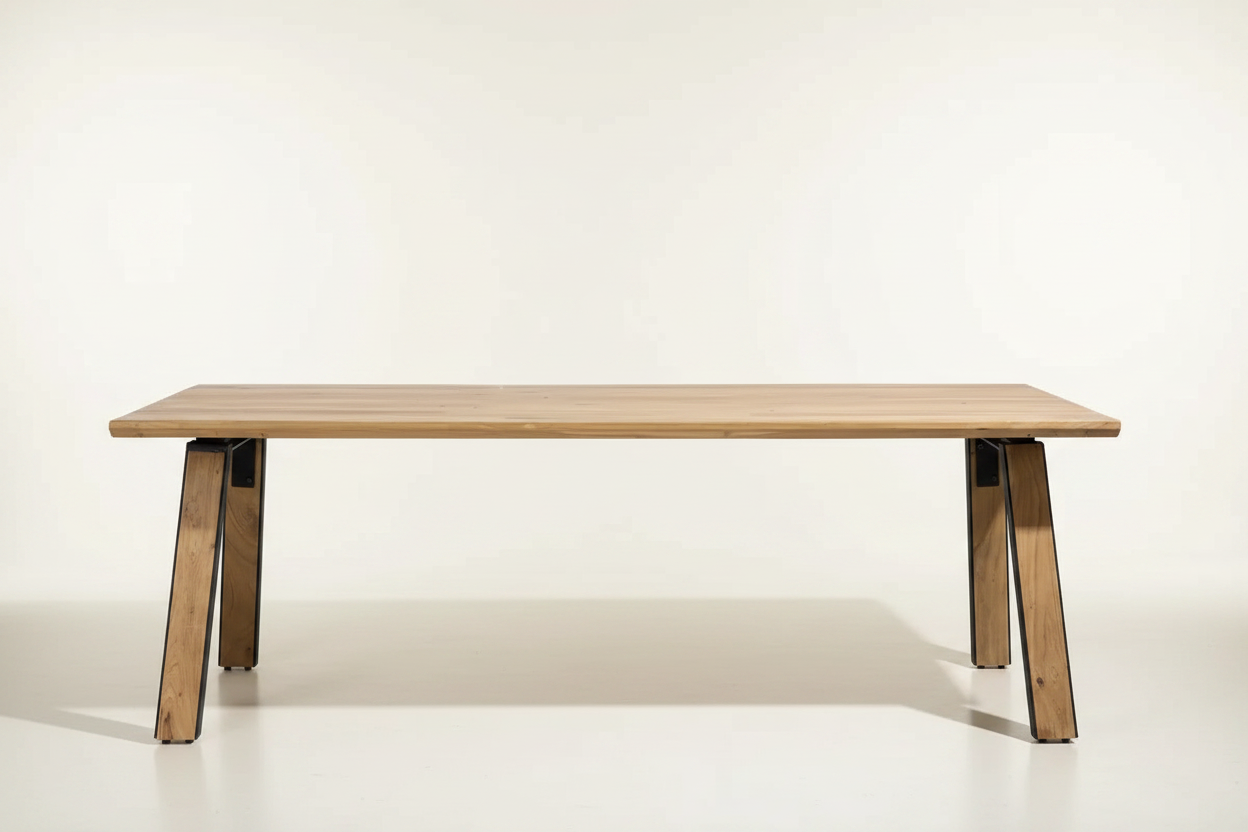 Eettafel — crème sweep vooraanzicht